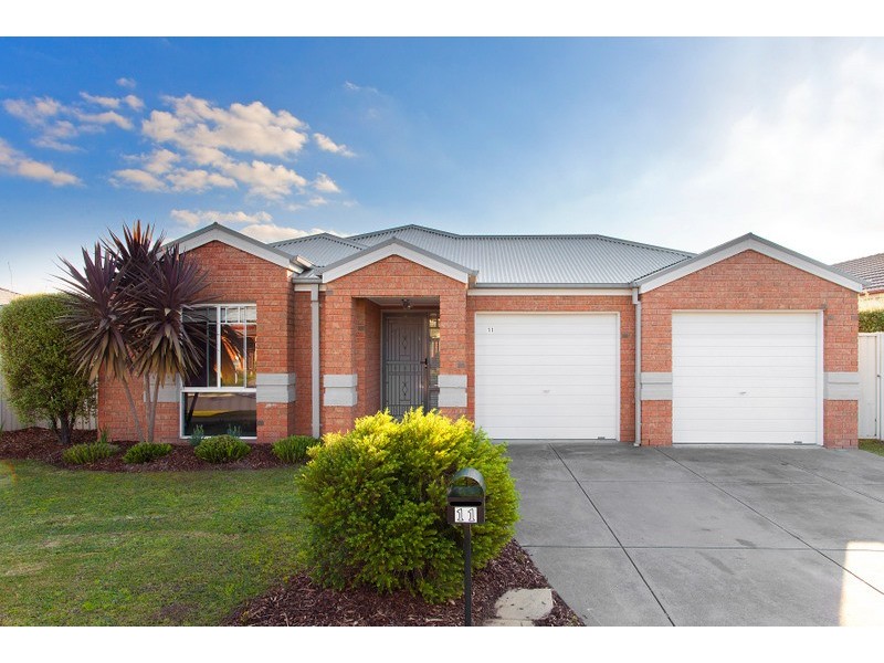11 Stokes Green, Pakenham VIC 3810