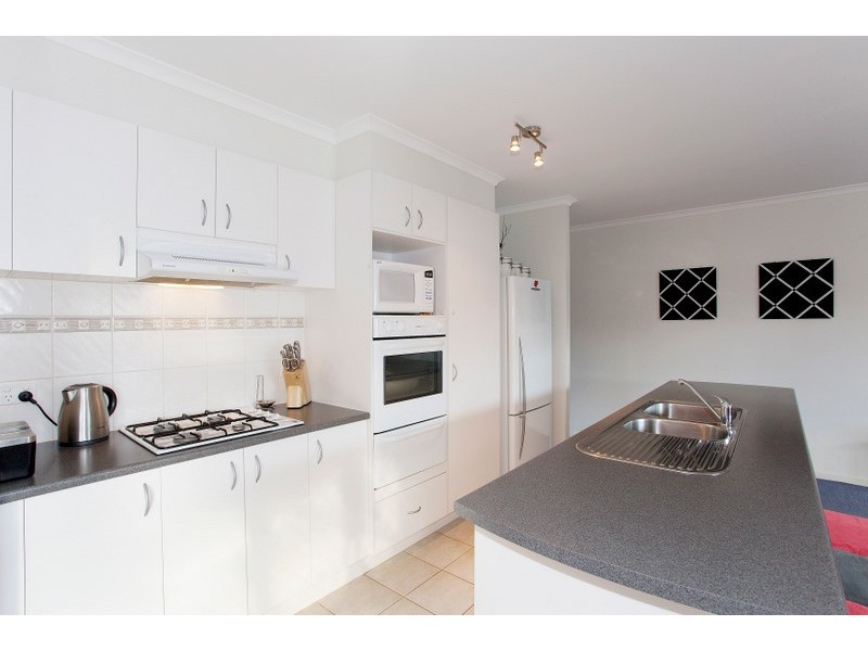 11 Stokes Green, Pakenham VIC 3810