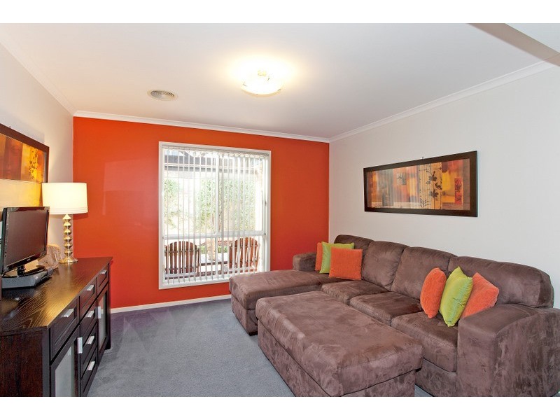 11 Stokes Green, Pakenham VIC 3810