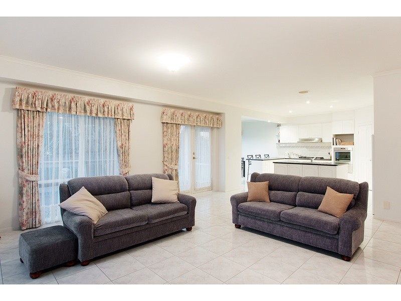 14 St Johns Wood Terrace, Berwick VIC 3806