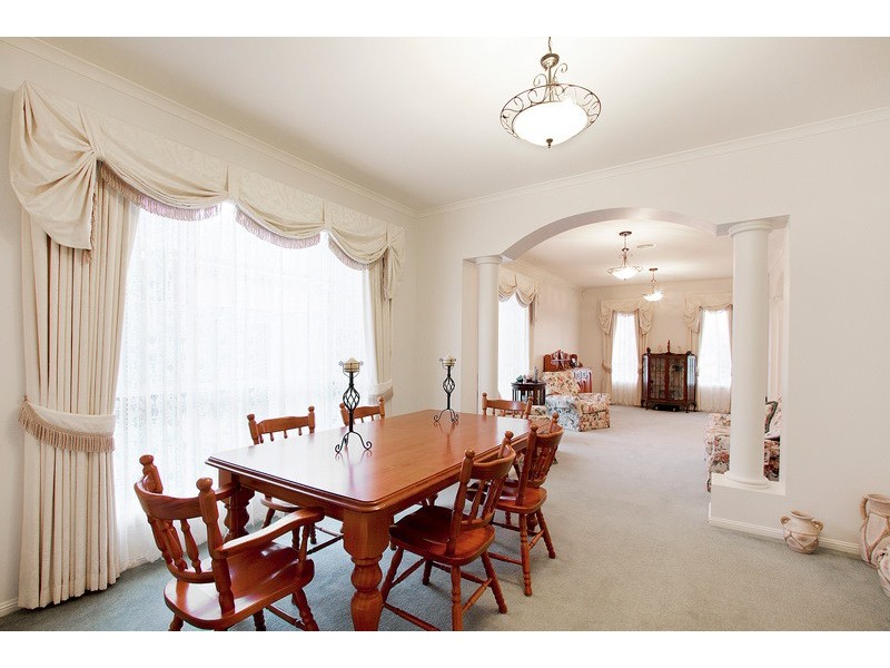 14 St Johns Wood Terrace, Berwick VIC 3806