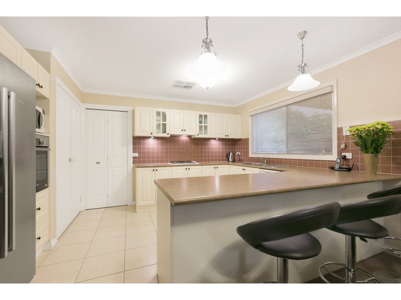 18 Sunview Place, Berwick VIC 3806