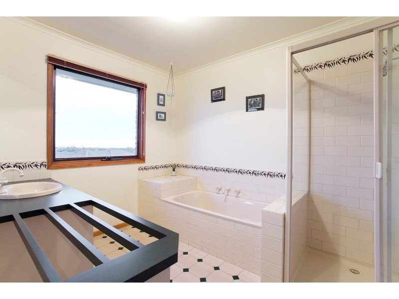 2 Freda Court, Narre Warren VIC 3805