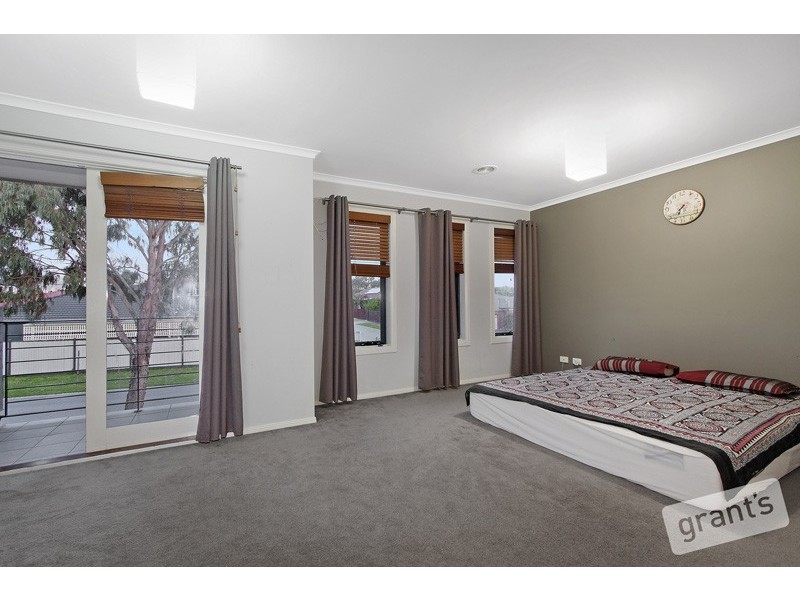 5 Eucumbene Drive, Berwick VIC 3806