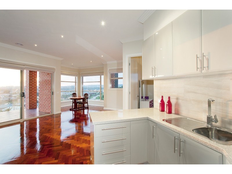 8 Crestview Drive, Beaconsfield VIC 3807