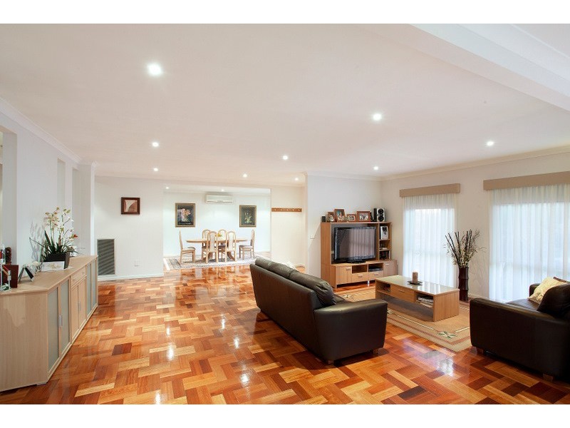 6 Asti Place, Berwick VIC 3806