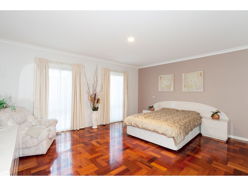 6 Asti Place, Berwick VIC 3806