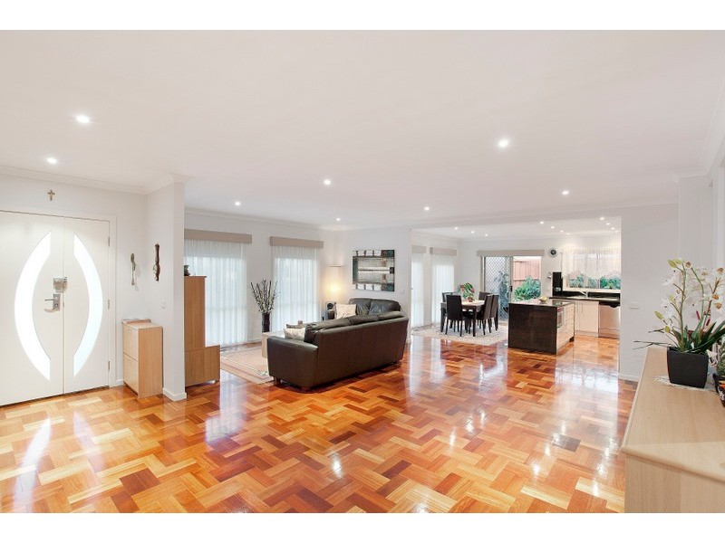 6 Asti Place, Berwick VIC 3806