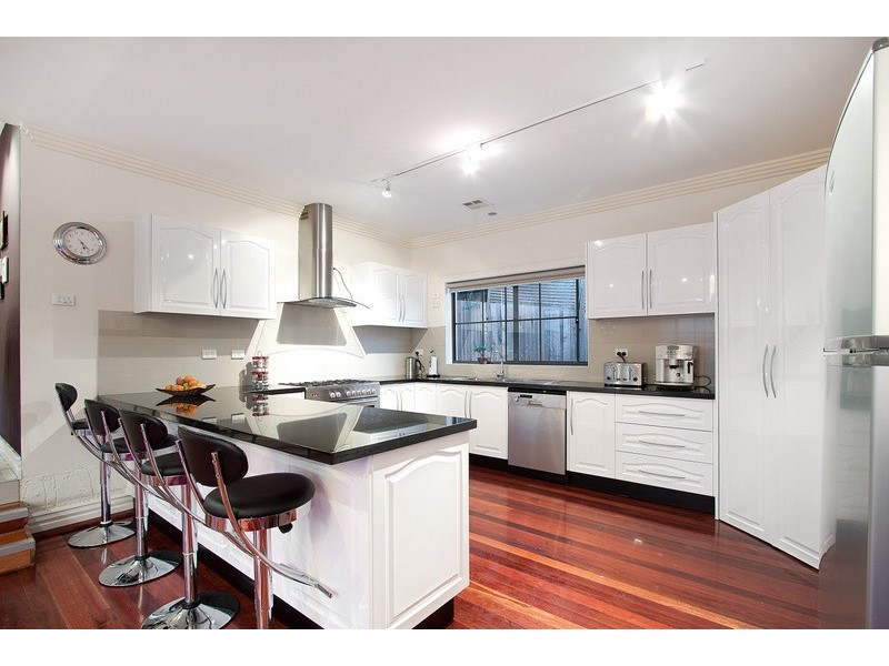 1 Allunga Parade, Berwick VIC 3806