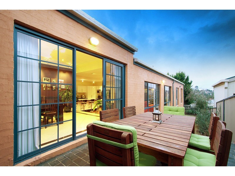 1 Allunga Parade, Berwick VIC 3806