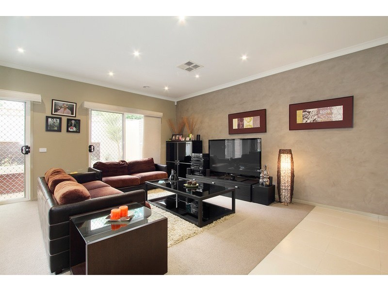 24 Montpelier Drive, Berwick VIC 3806