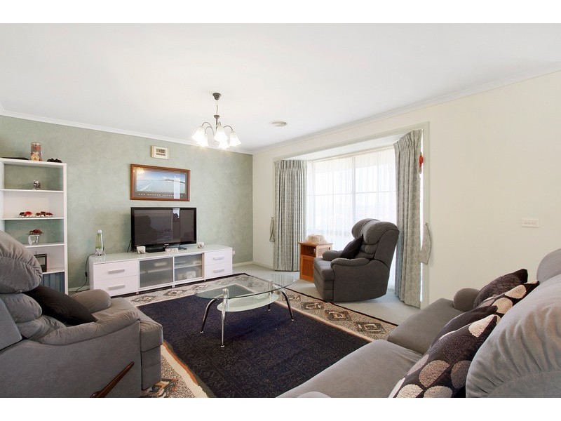 12 Fleming Terrace, Pakenham VIC 3810