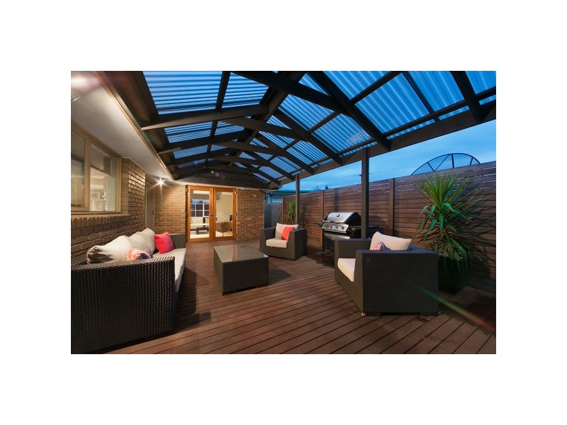 13 Escott Grove, Berwick VIC 3806