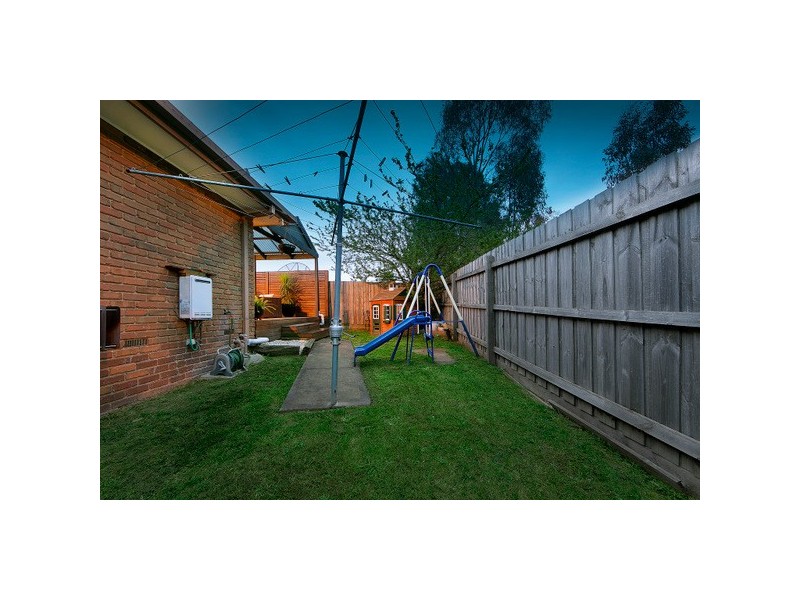 13 Escott Grove, Berwick VIC 3806