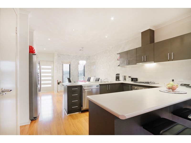 20 Merrowland Avenue, Cranbourne North VIC 3977