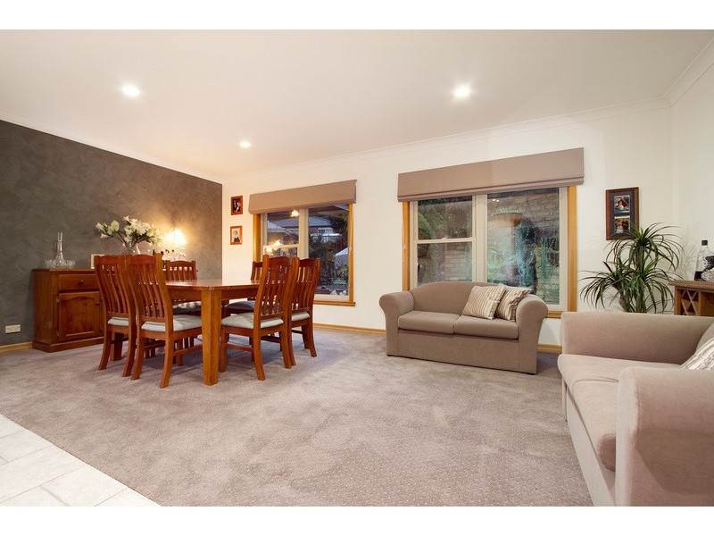 5 Maralee Court, Berwick VIC 3806