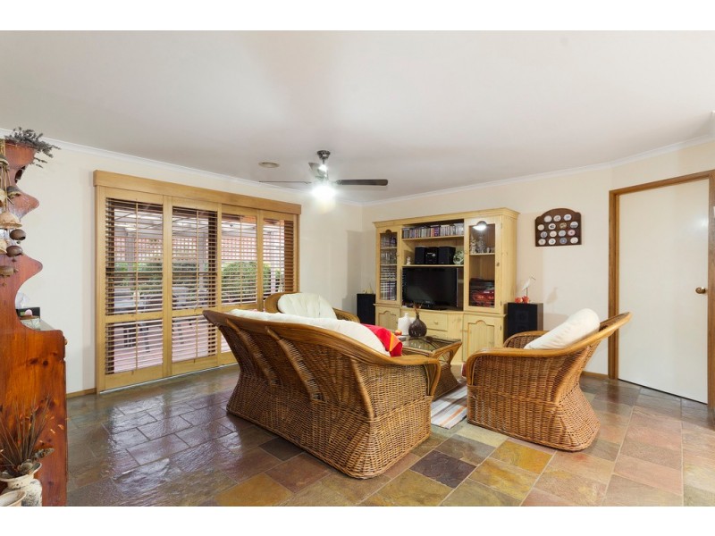 5 Confait Court, Berwick VIC 3806