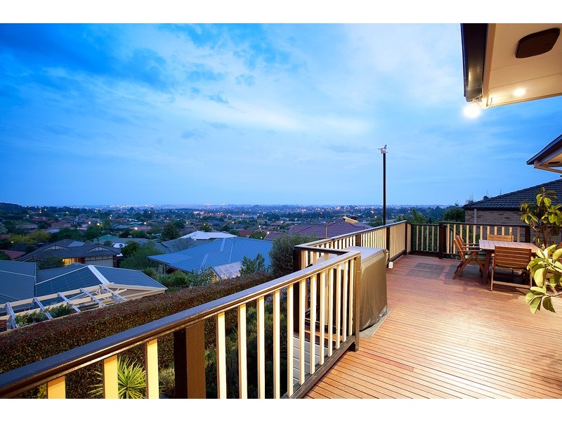 18 Yaldara Drive, Berwick VIC 3806