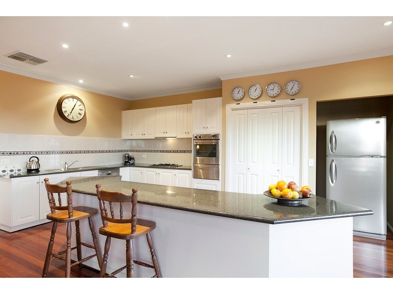 18 Yaldara Drive, Berwick VIC 3806