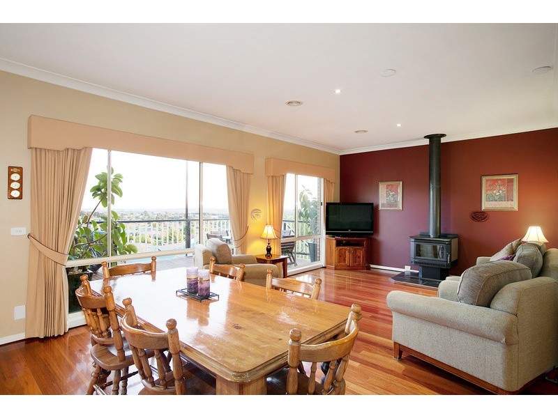 18 Yaldara Drive, Berwick VIC 3806