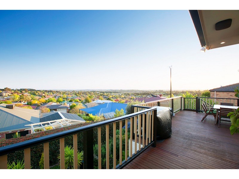 18 Yaldara Drive, Berwick VIC 3806