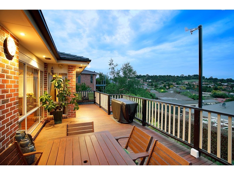 18 Yaldara Drive, Berwick VIC 3806
