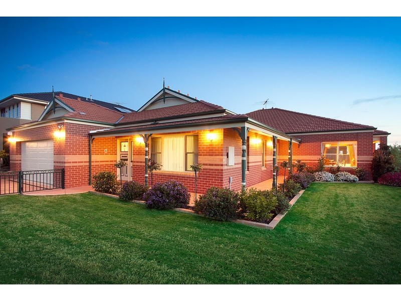 35 Premier Drive, Berwick VIC 3806