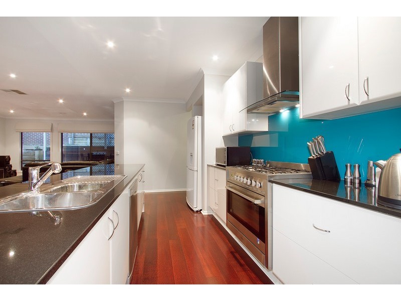 43 Montebello Boulevard, Narre Warren South VIC 3805