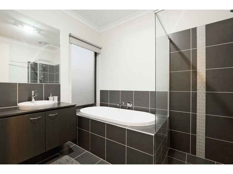 43 Montebello Boulevard, Narre Warren South VIC 3805