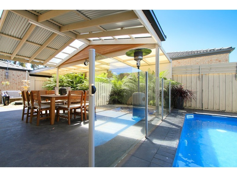 14 Canet Grove, Narre Warren South VIC 3805