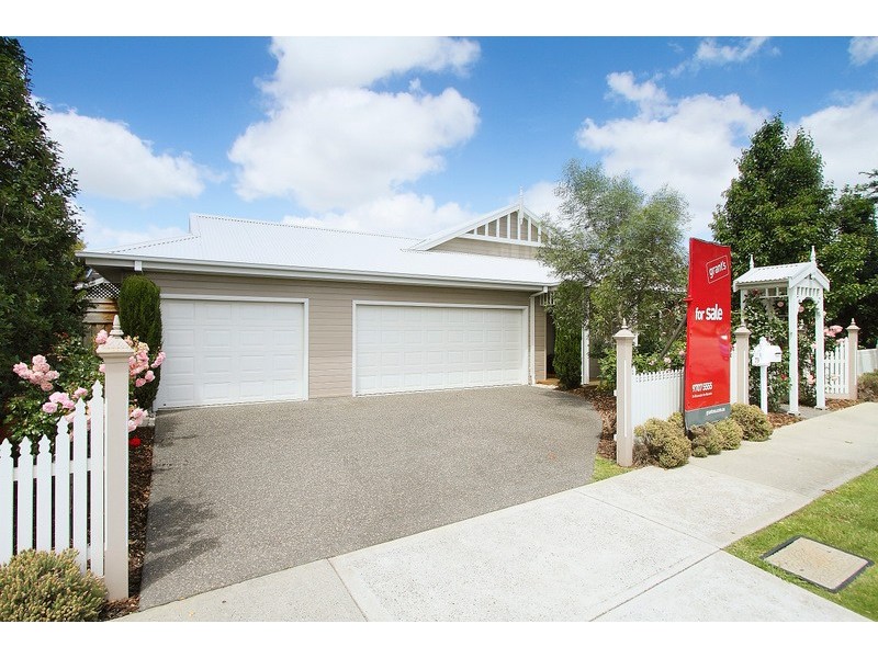 73 Fairholme Boulevard, Berwick VIC 3806