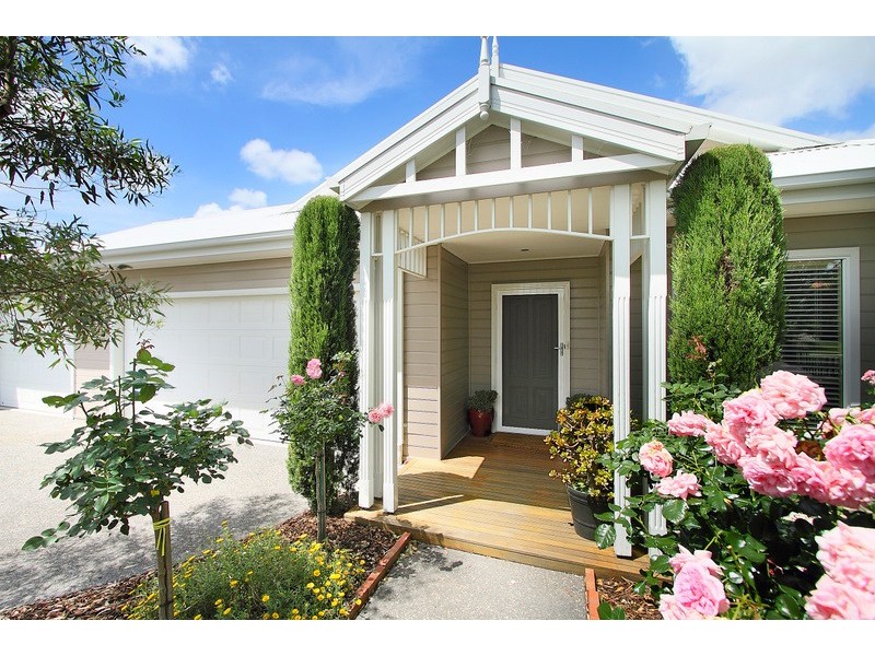 73 Fairholme Boulevard, Berwick VIC 3806