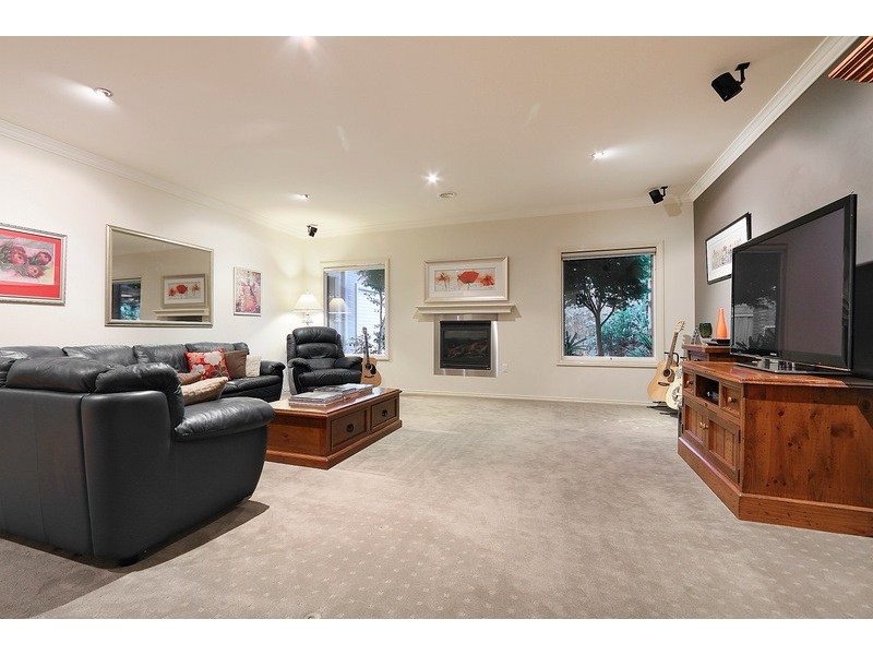 73 Fairholme Boulevard, Berwick VIC 3806