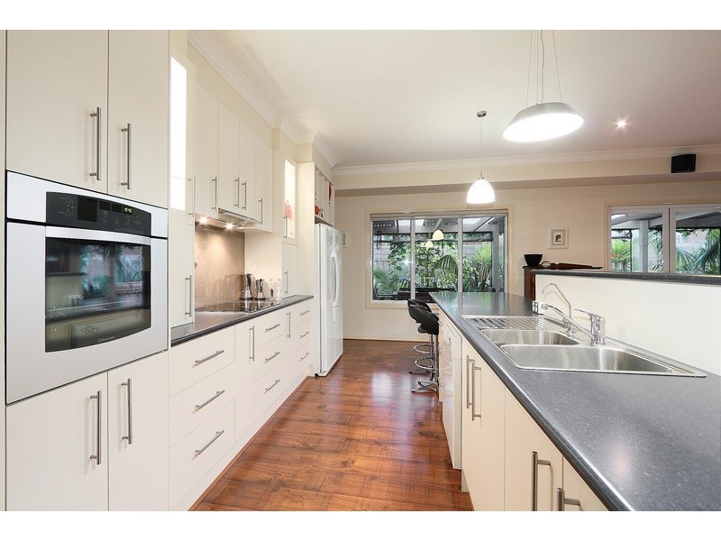 73 Fairholme Boulevard, Berwick VIC 3806