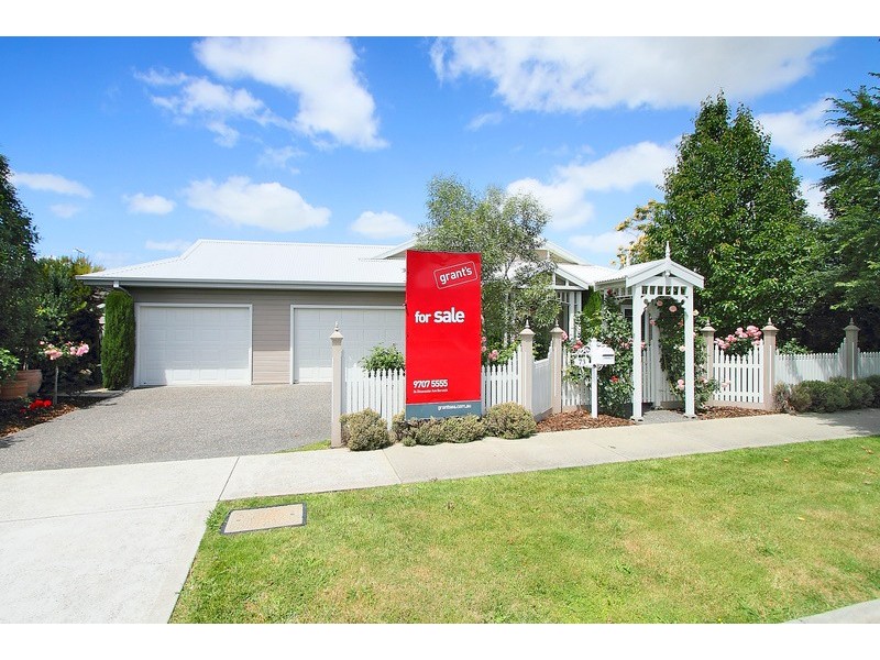 73 Fairholme Boulevard, Berwick VIC 3806