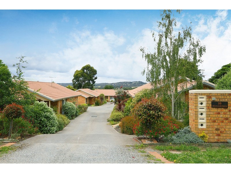 2/10 Buchanan Road, Berwick VIC 3806