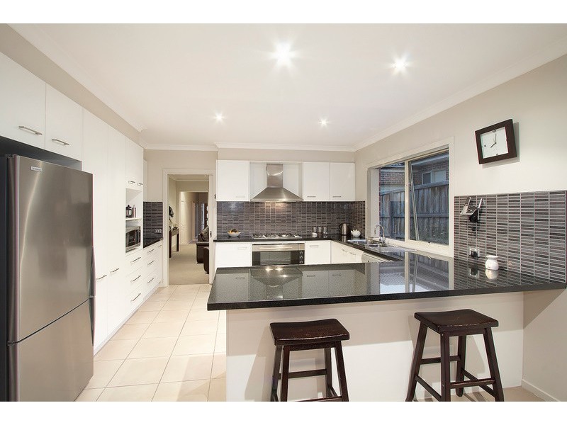 70 Fairholme Boulevard, Berwick VIC 3806