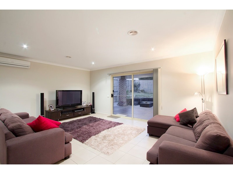 70 Fairholme Boulevard, Berwick VIC 3806