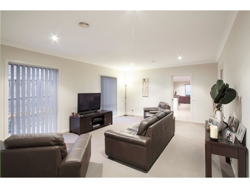 70 Fairholme Boulevard, Berwick VIC 3806