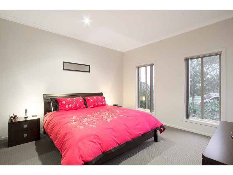 70 Fairholme Boulevard, Berwick VIC 3806