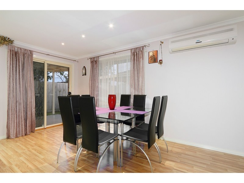 5/6-8 Strabane Way, Hampton Park VIC 3976