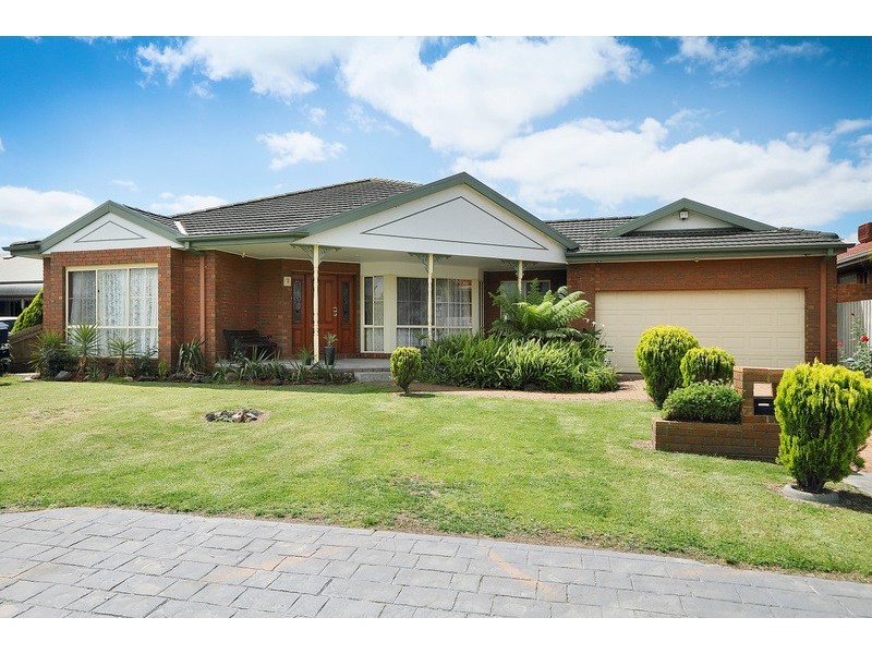 10 Fern Way, Narre Warren South VIC 3805
