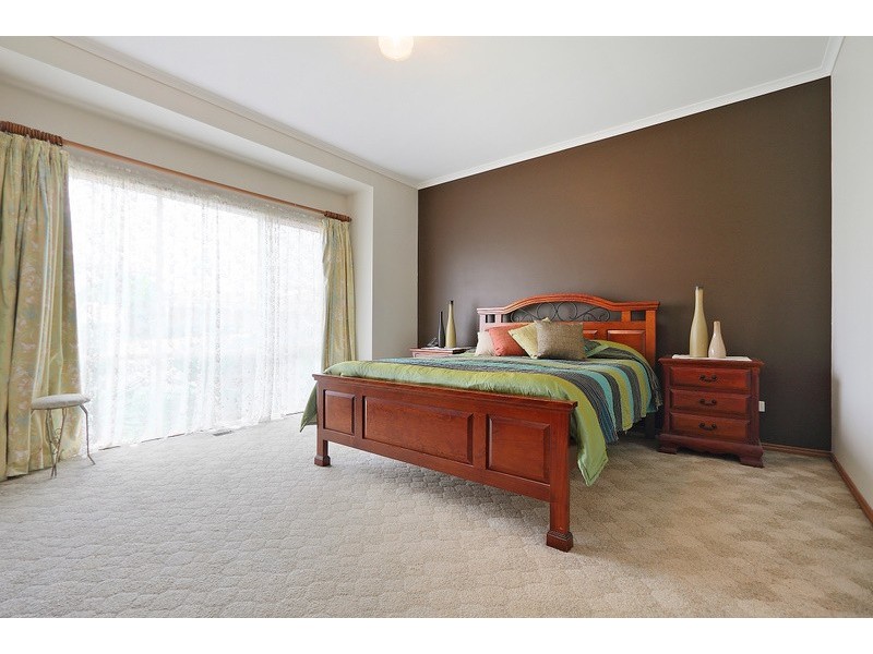 10 Fern Way, Narre Warren South VIC 3805