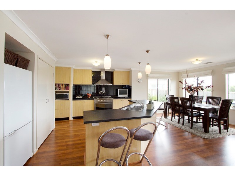 63 Loxley Boulevard, Narre Warren South VIC 3805