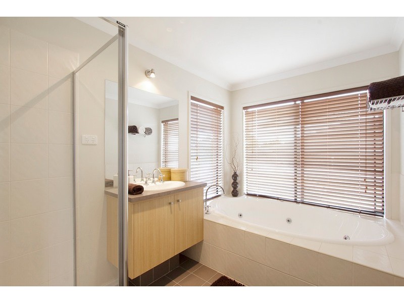 63 Loxley Boulevard, Narre Warren South VIC 3805