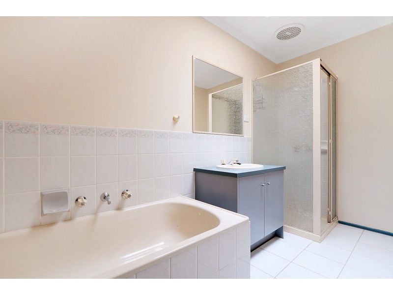 4A Mitre Crescent, Berwick VIC 3806