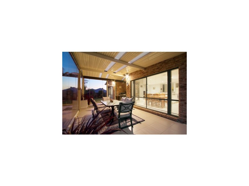 12 McCubbin Way, Berwick VIC 3806