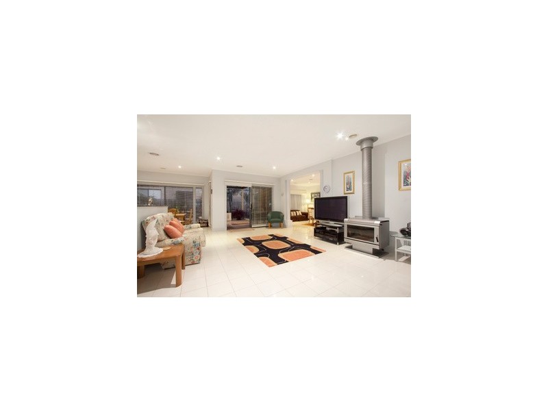 12 McCubbin Way, Berwick VIC 3806