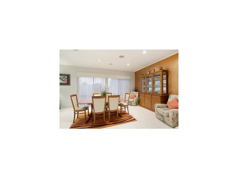 12 McCubbin Way, Berwick VIC 3806