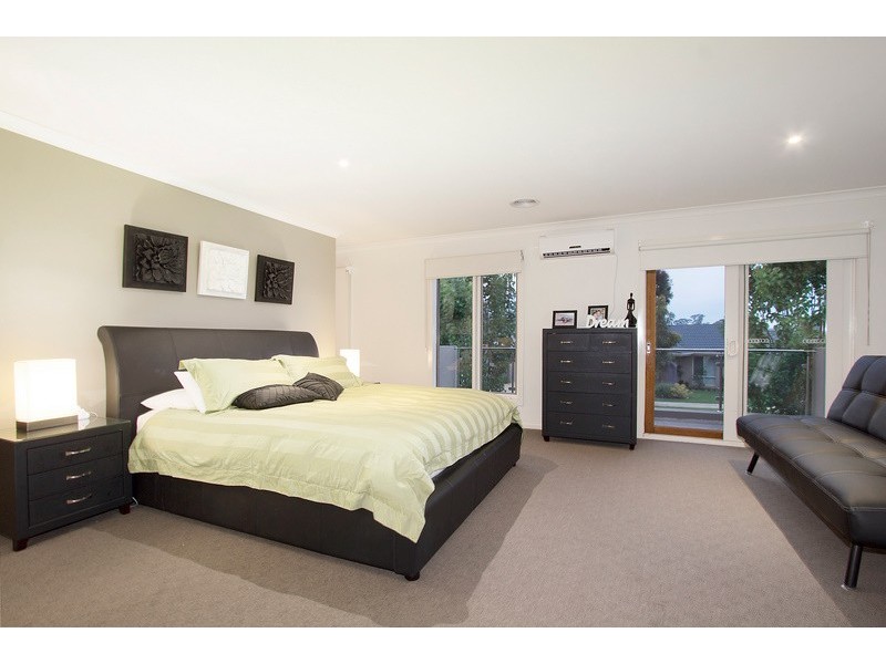 16 Sweet Gum Place, Sandhurst VIC 3977